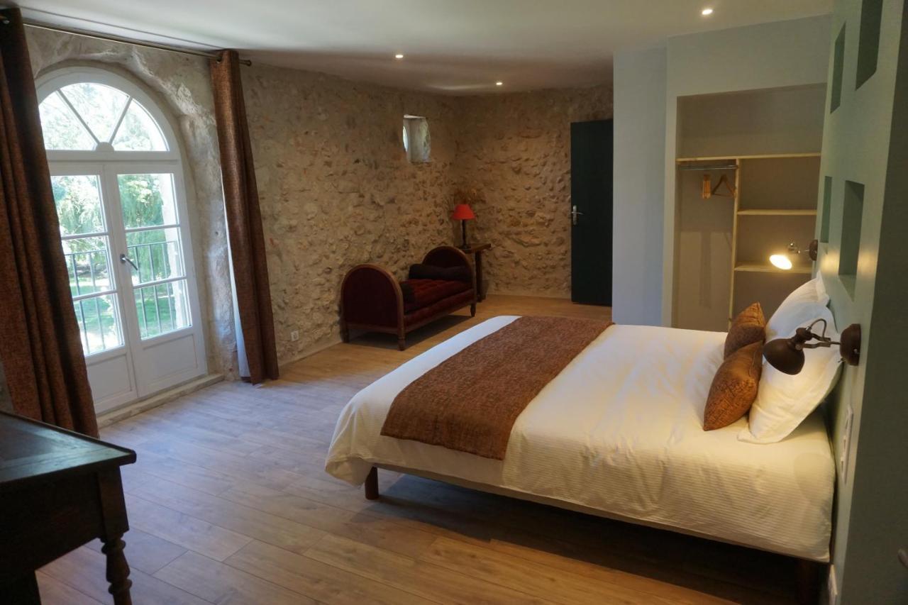 Le Moulin De Moquesouris - Chambres D'Hotes Et Table D'Hote Nazelles-Negron ภายนอก รูปภาพ