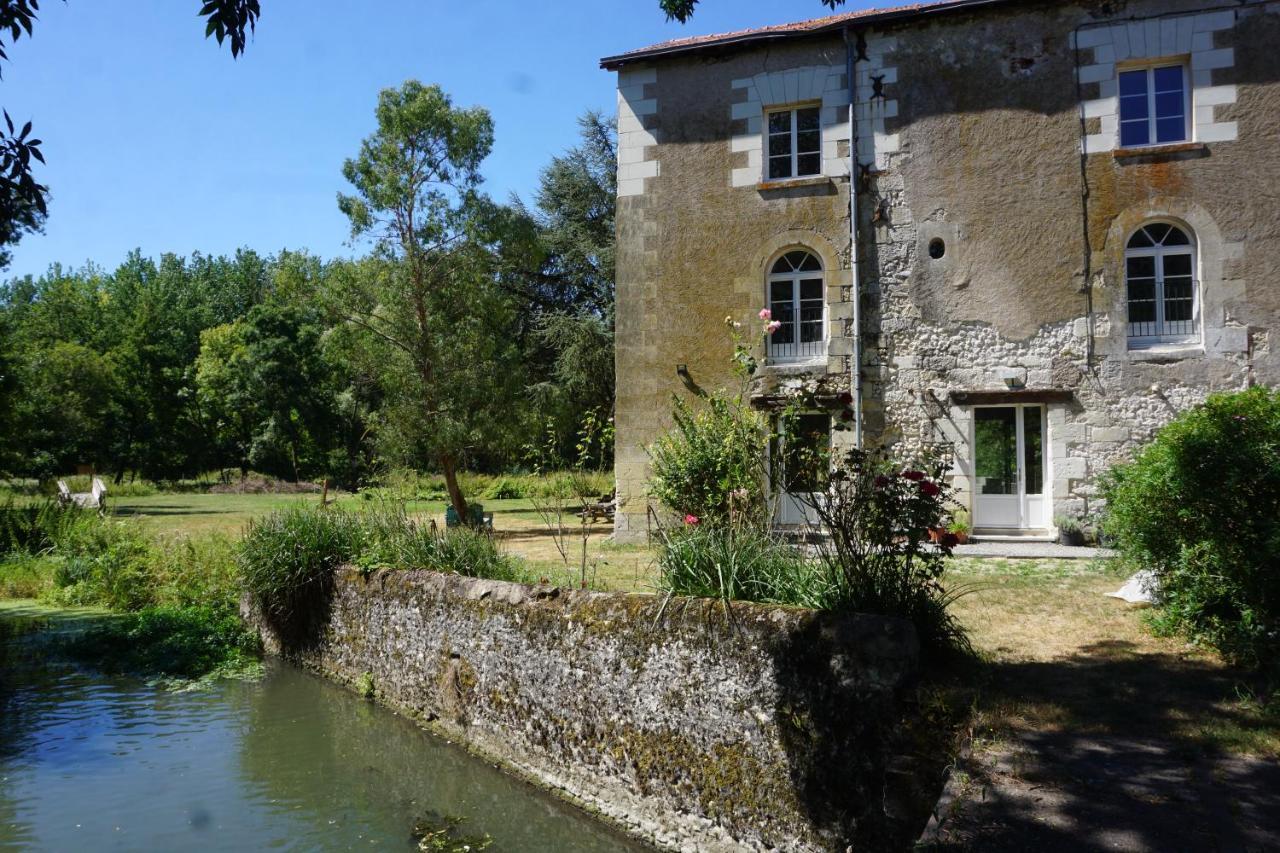 Le Moulin De Moquesouris - Chambres D'Hotes Et Table D'Hote Nazelles-Negron ภายนอก รูปภาพ