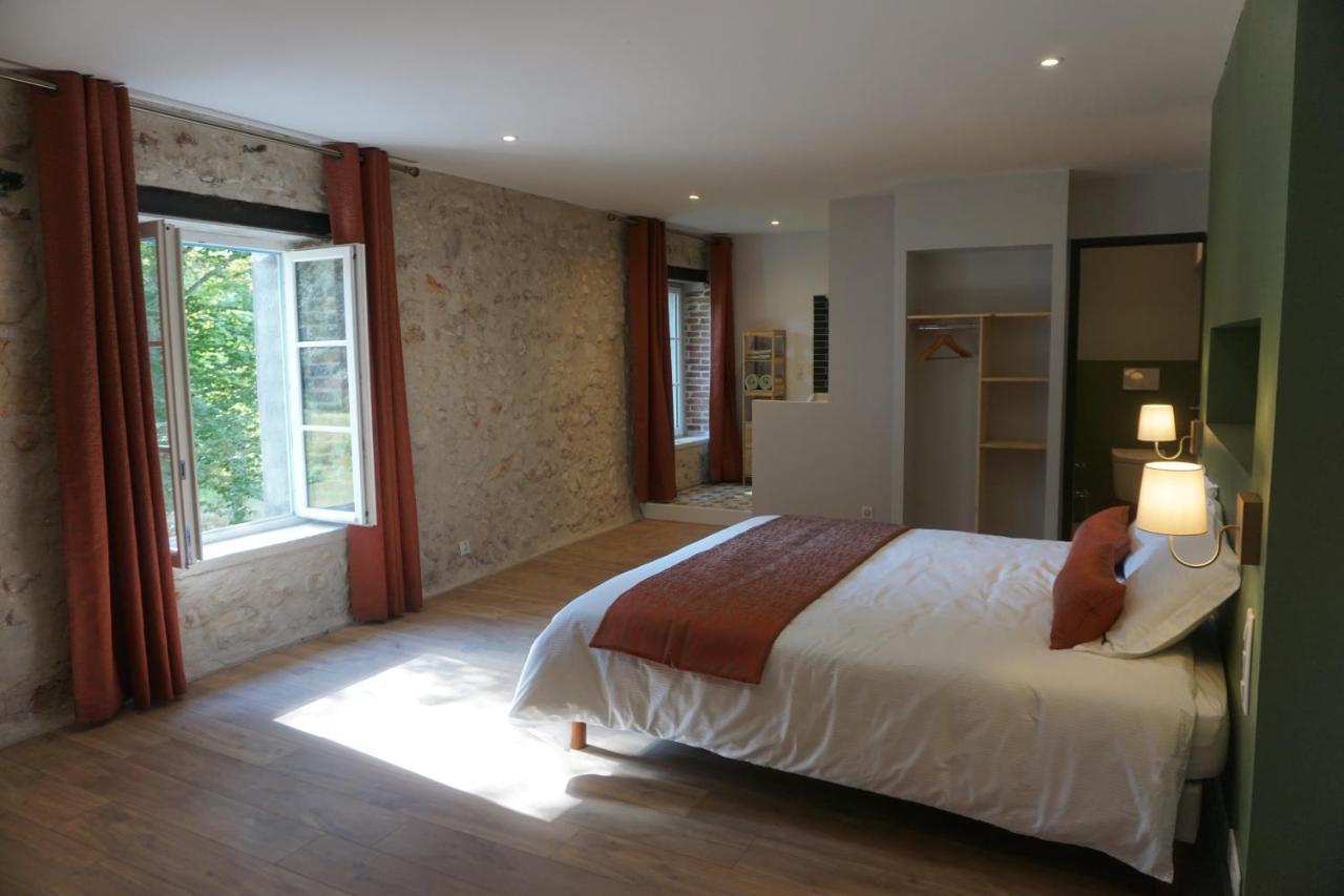 Le Moulin De Moquesouris - Chambres D'Hotes Et Table D'Hote Nazelles-Negron ภายนอก รูปภาพ